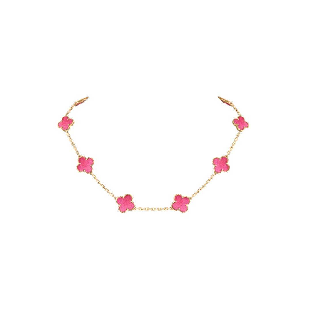 Van Cleef & Arpels tái định nghĩa Alhambra với men hồng pastel