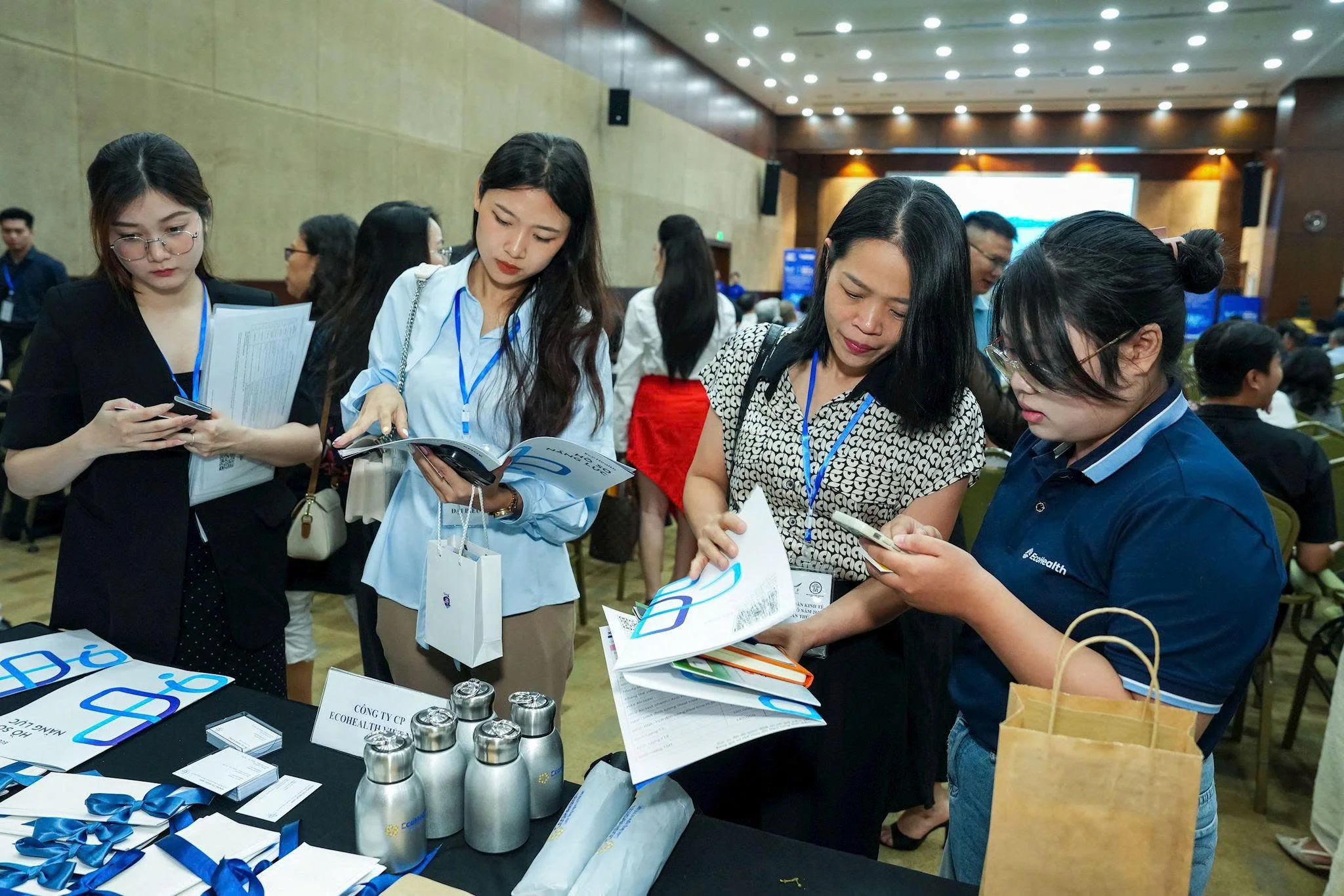 Khám sức khỏe doanh nghiệp: Từ tuân thủ pháp luật đến giữ chân nhân tài