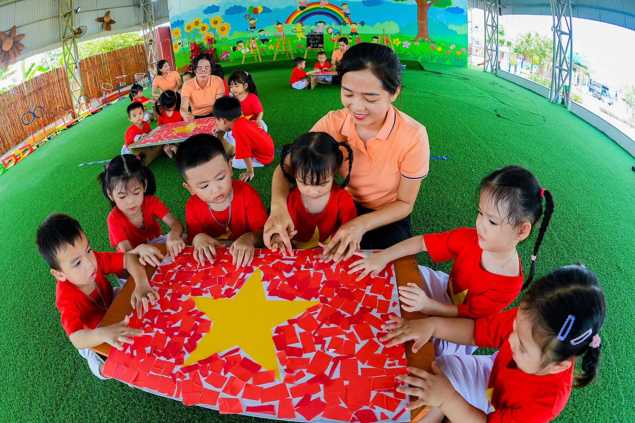 Tiêu chuẩn đồ chơi và học liệu mầm non mới: Phụ huynh cần biết gì?