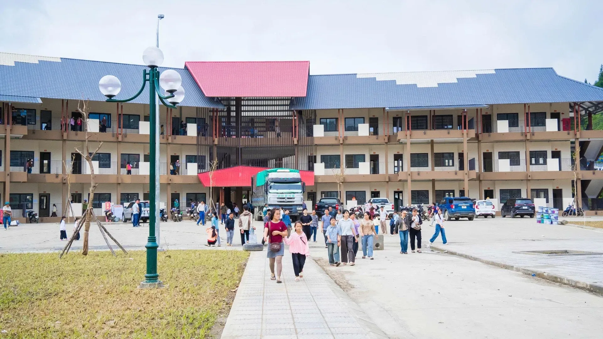 Trường học vùng biên khang trang: Bước nhảy cho giáo dục Lào Cai