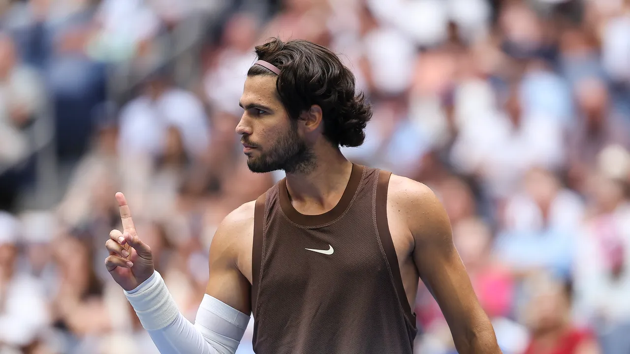 Carlos Alcaraz, Travis Scott và cú giao bóng thời trang tại US Open