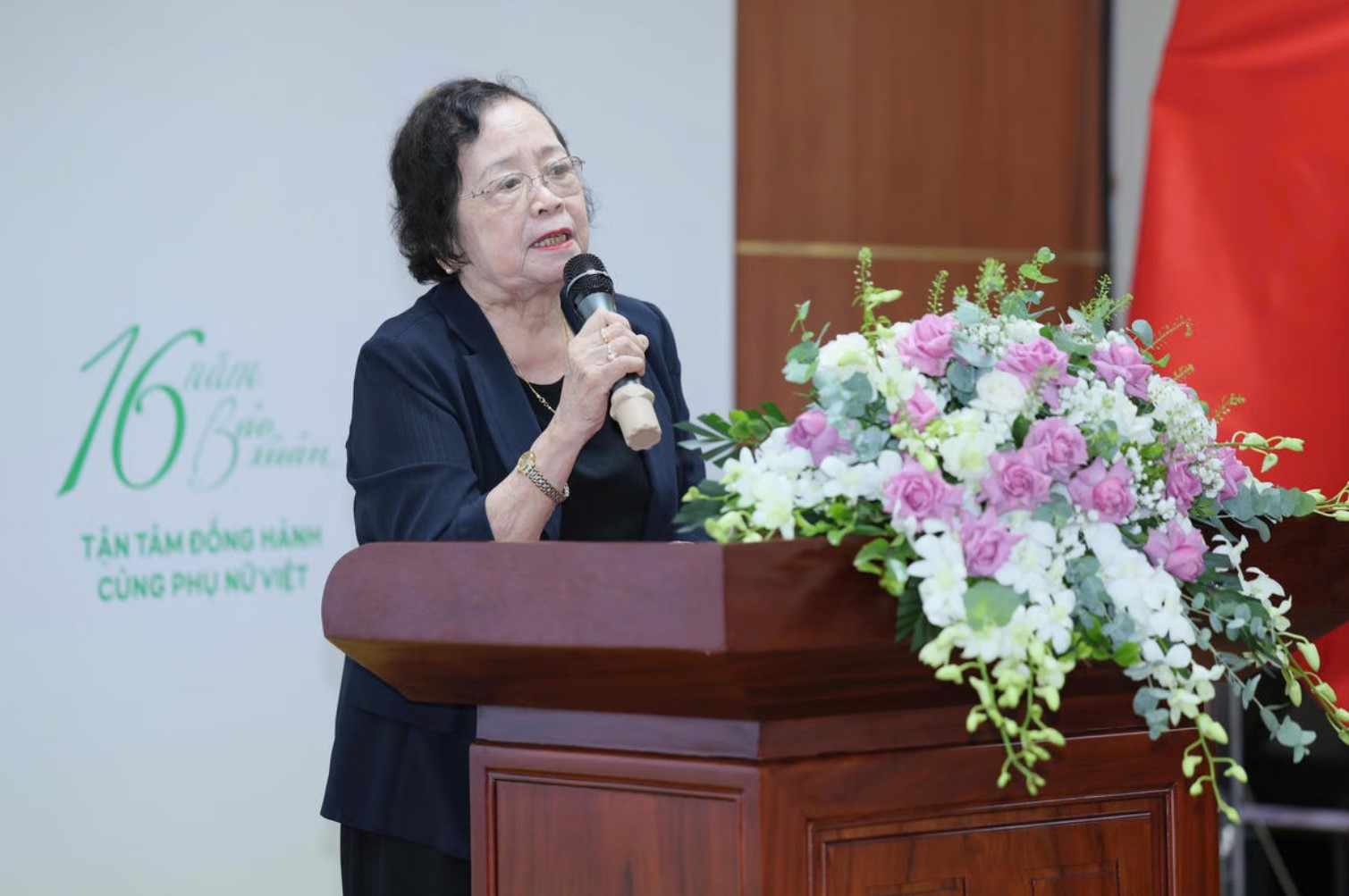 13 triệu phụ nữ Việt Nam sau mãn kinh: Nguy cơ sức khỏe và hướng chăm sóc toàn diện