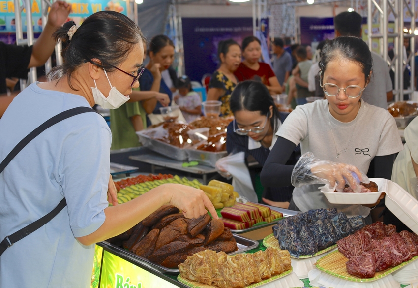 Ba lễ hội ẩm thực dân gian: Từ mâm cơm vùng cao đến food tour làng cổ