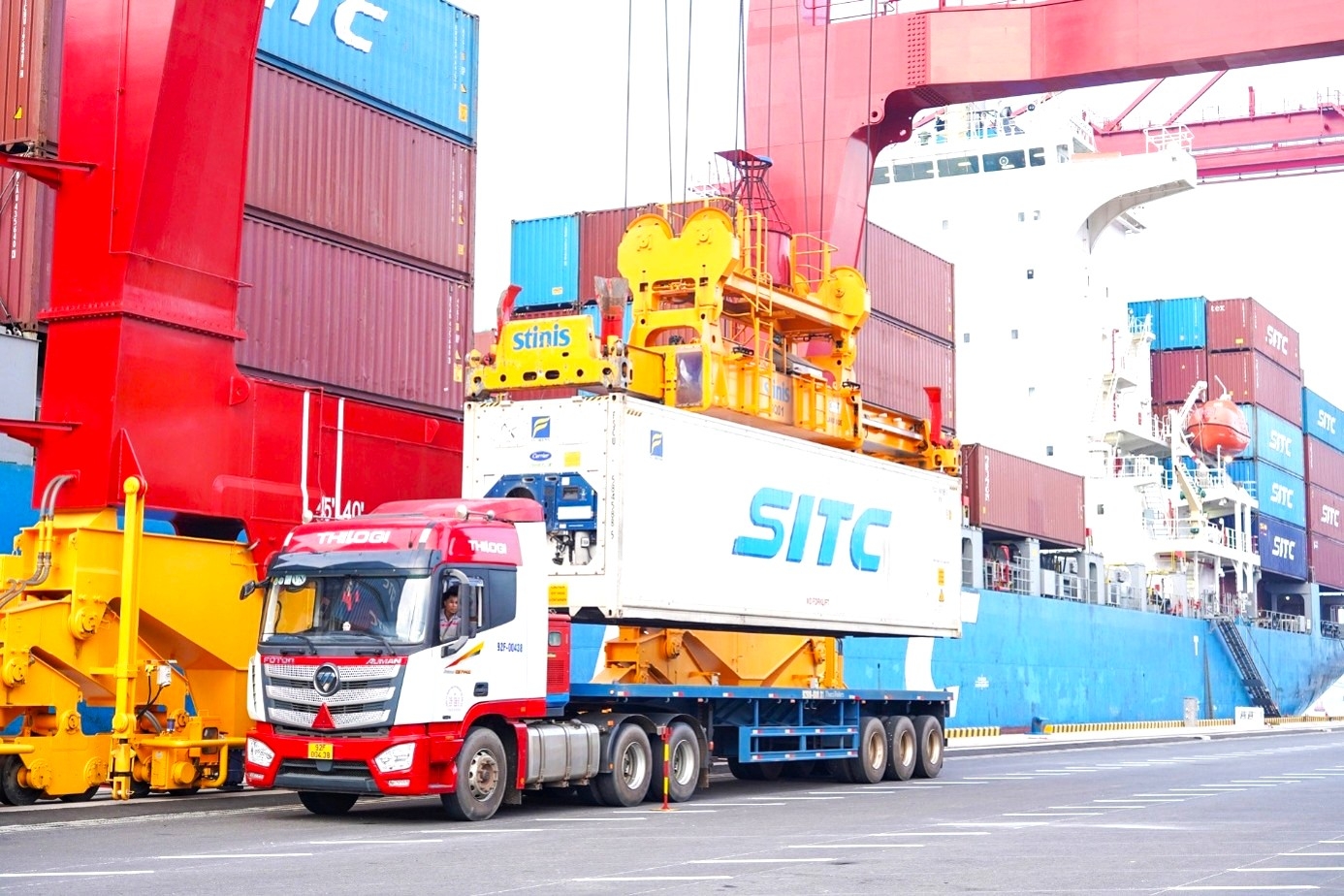 Đà Nẵng xây dựng trung tâm logistics khu vực từ kết nối Chu Lai