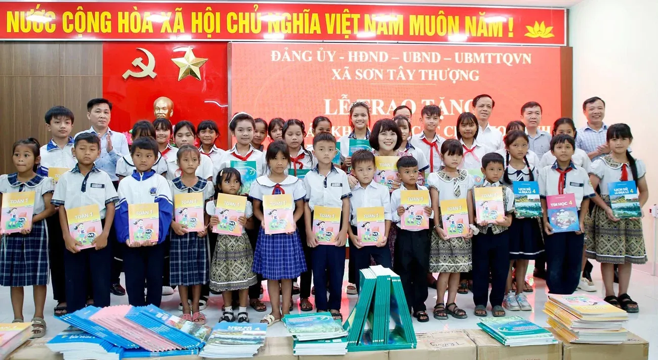 Những mô hình cấp sách giáo khoa miễn phí có thể nhân rộng