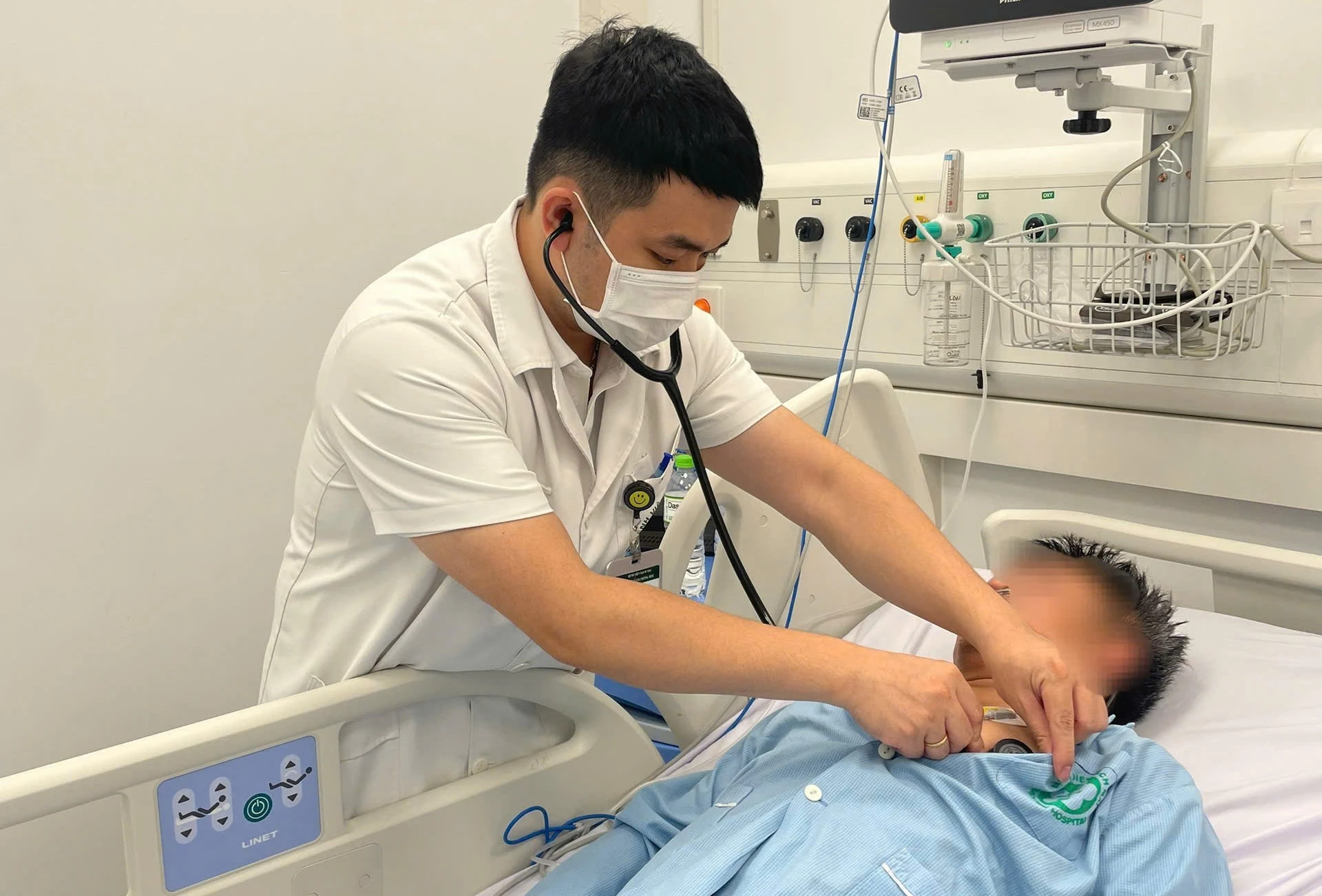 Từ liệt tứ chi đến leo cầu thang: Phục hồi sức khỏe người cao tuổi nhờ tập luyện