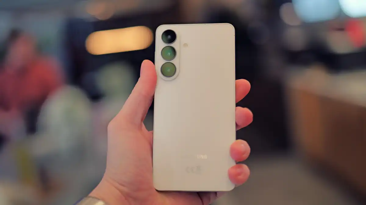 Galaxy S26 nhận tính năng camera Z Fold 8 qua One UI 9
