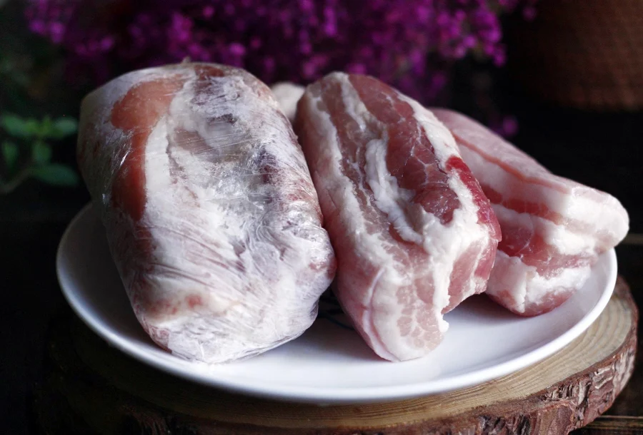 Rã đông thịt an toàn: sửa ngay những thói quen nuôi vi khuẩn