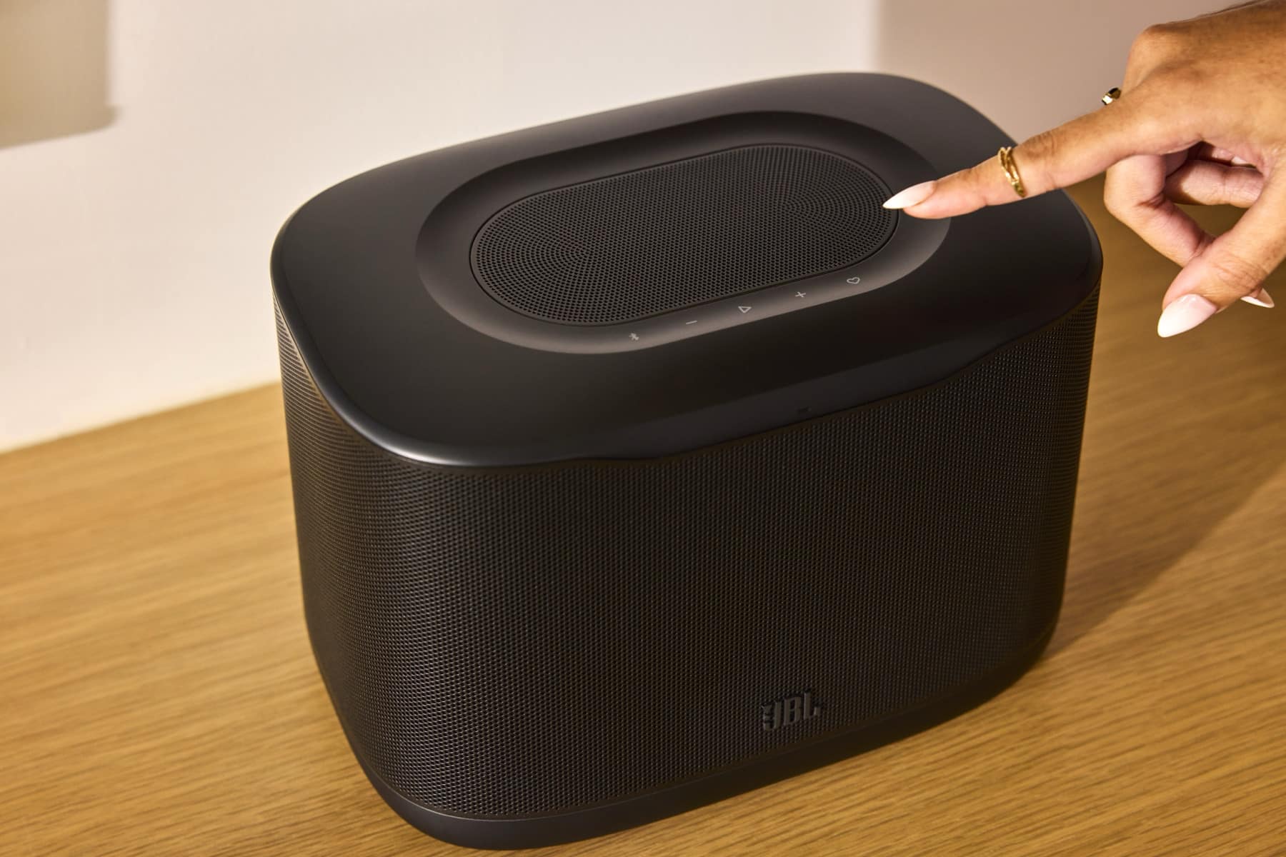 JBL Cove: đối thủ mới của Sonos trong cuộc chơi loa kết nối đa phòng