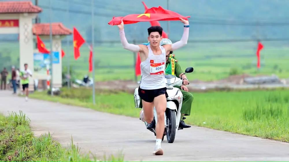 Giải chạy mùa vàng ở Lai Châu: Đường núi, mùa lúa và trái tim người chạy