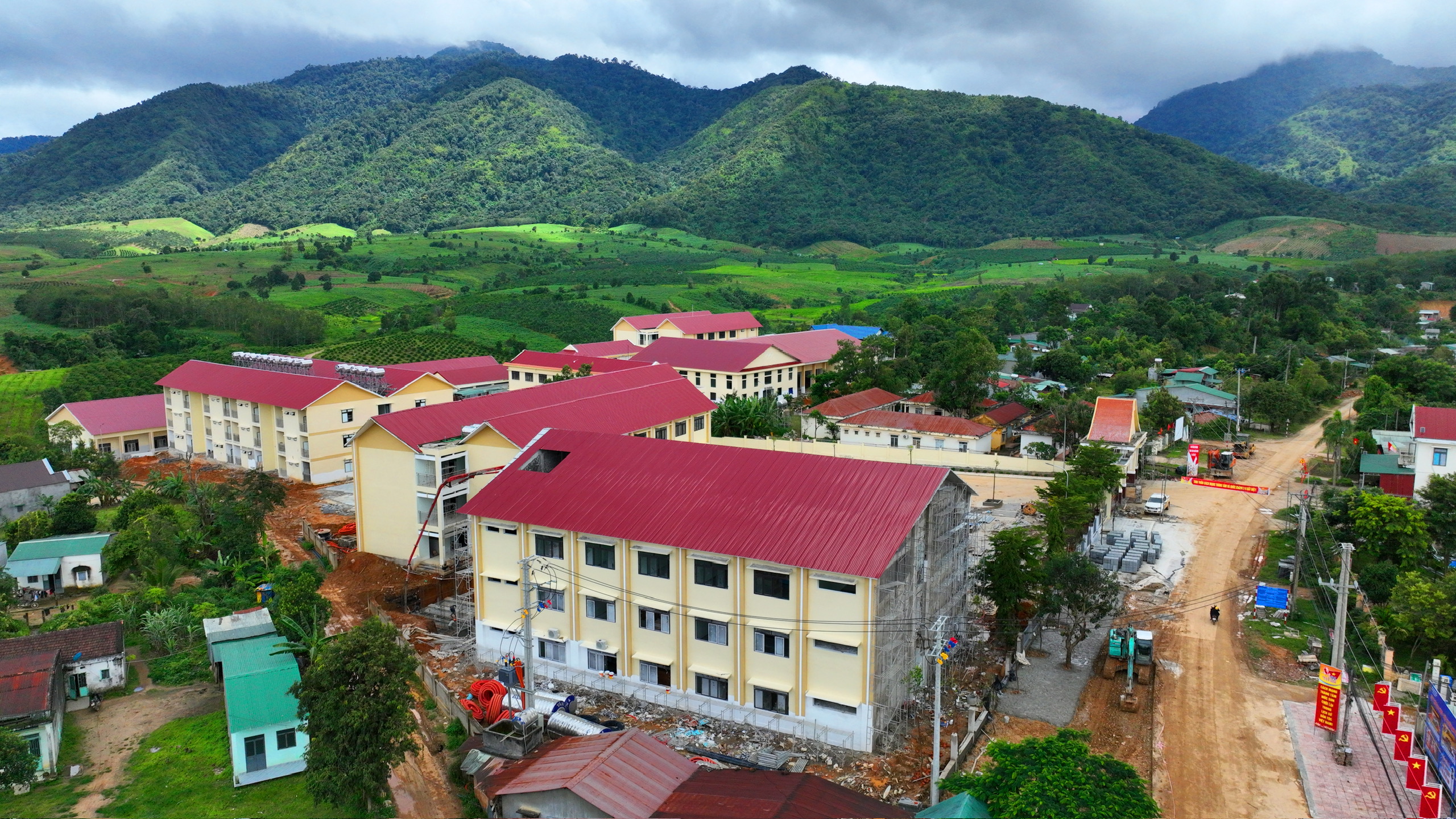 Trường nội trú vùng biên: Bước ngoặt cho học sinh vùng khó khăn