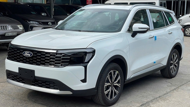 Ford Territory bỏ cuộc đua giảm giá: canh bạc dịch vụ có đáng tiền?