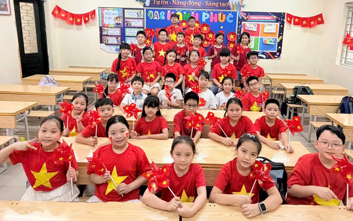 Miễn phí sách giáo khoa: Địa phương nào đi trước và phụ huynh cần chờ đến khi nào?