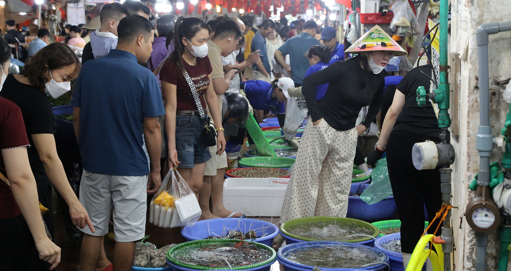 Chợ Cái Dăm Quảng Ninh dịp 2/9: Mua hải sản tươi sống giá tốt nhất