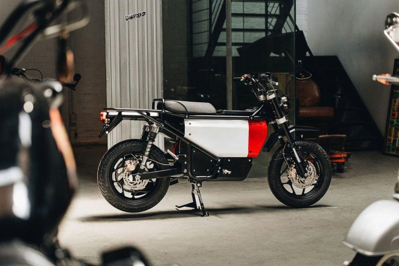 Nuen Moto Volty U1: cược lại cuộc chơi xe máy điện đổi pin