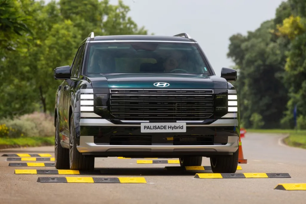 Hyundai Palisade High-Roof: Nóc cao 240 mm, tham vọng kiểu limousine