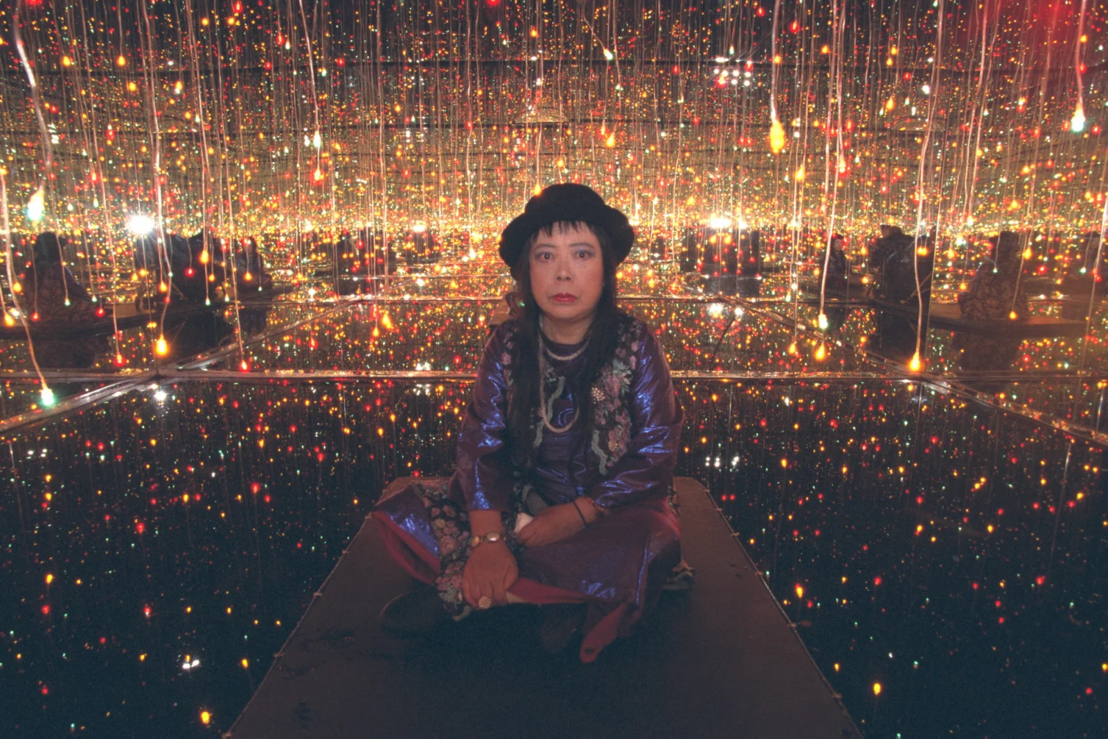 Yayoi Kusama: Hành trình ảo giác hóa vô tận