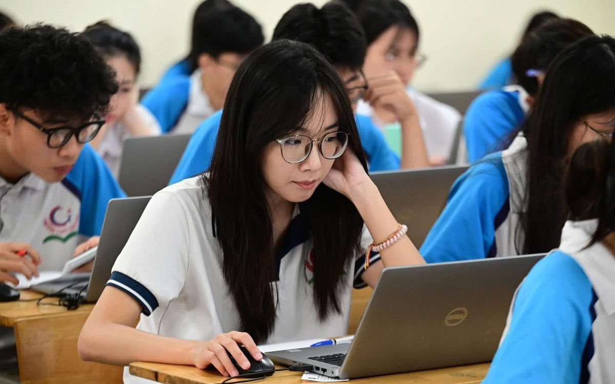 Áp lực tuyển sinh lớp 10: khi chỗ học công lập không đủ