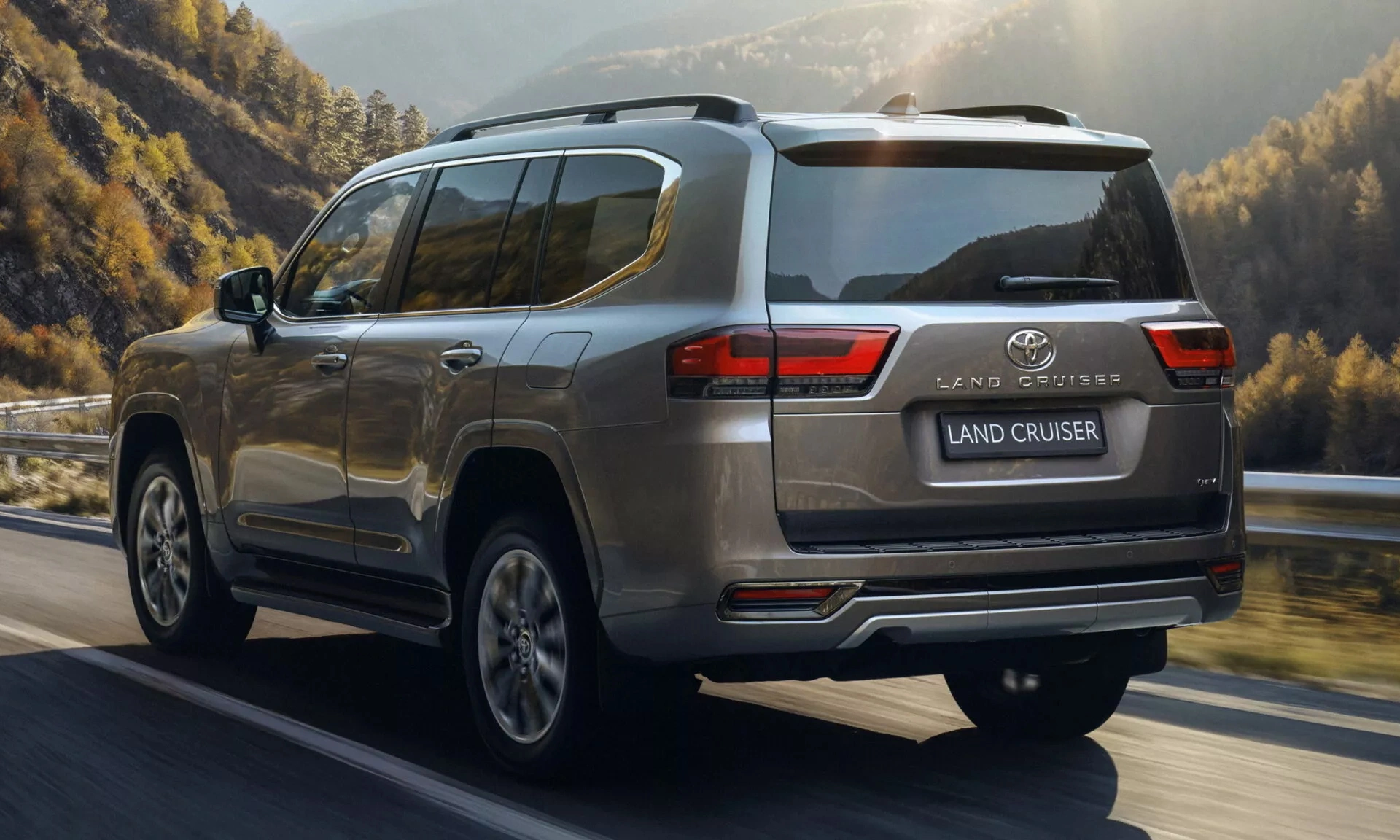 Land Cruiser 300 hybrid 457 mã lực: cú rẽ chiến lược của SUV địa hình