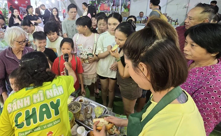 Lễ hội Ẩm thực Chay Bình Phú: Phở chay sáng tạo và làn sóng ẩm thực xanh bền vững