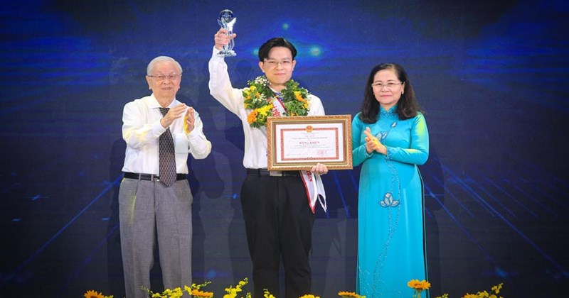 Từ câu hỏi nhỏ đến khát vọng lớn của nhà khoa học trẻ Việt Nam