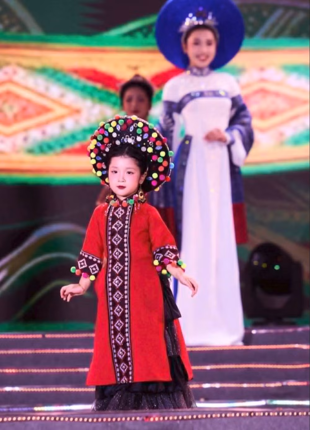 Từ cuộc thi nhí đến sàn diễn quốc tế: Hành trình tỏa sáng của thế hệ mẫu nhí Việt