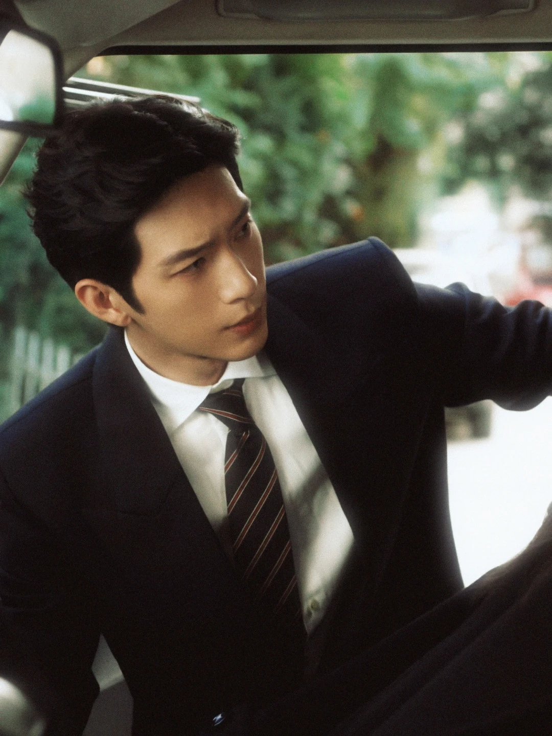Tỉnh Bách Nhiên: Nam thần Bắc Kinh định nghĩa lại tổng tài bad boy