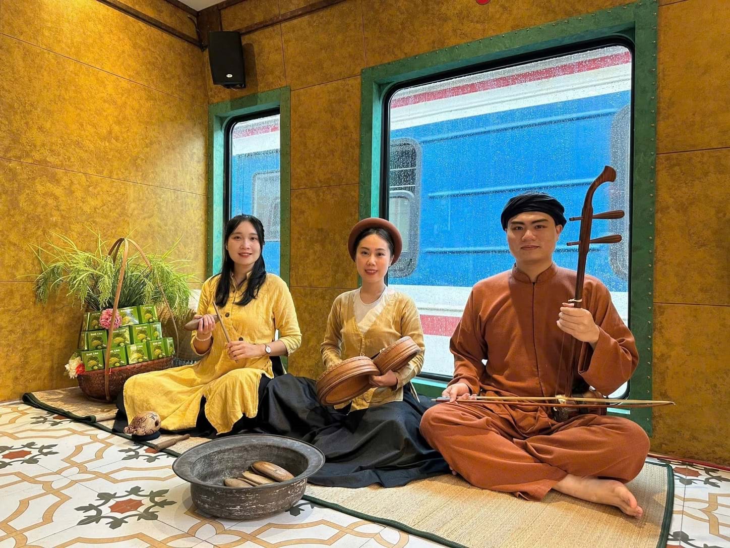 Tìm kiếm tài năng dân ca: Khi người trẻ giữ lửa di sản