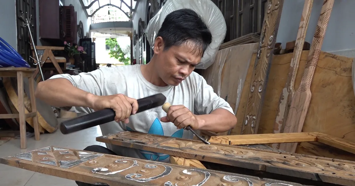 Gỗ tàu thuyền tái sinh thành nội thất bền vững ở Hội An