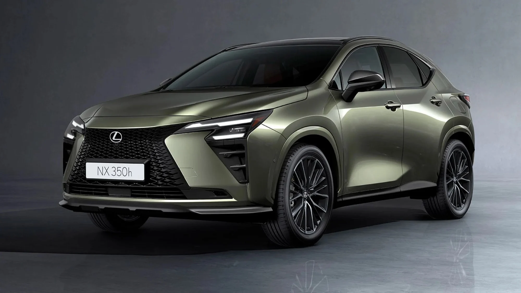 Lexus NX facelift: Nội thất lột xác, hybrid nâng cấp có đáng tiền?