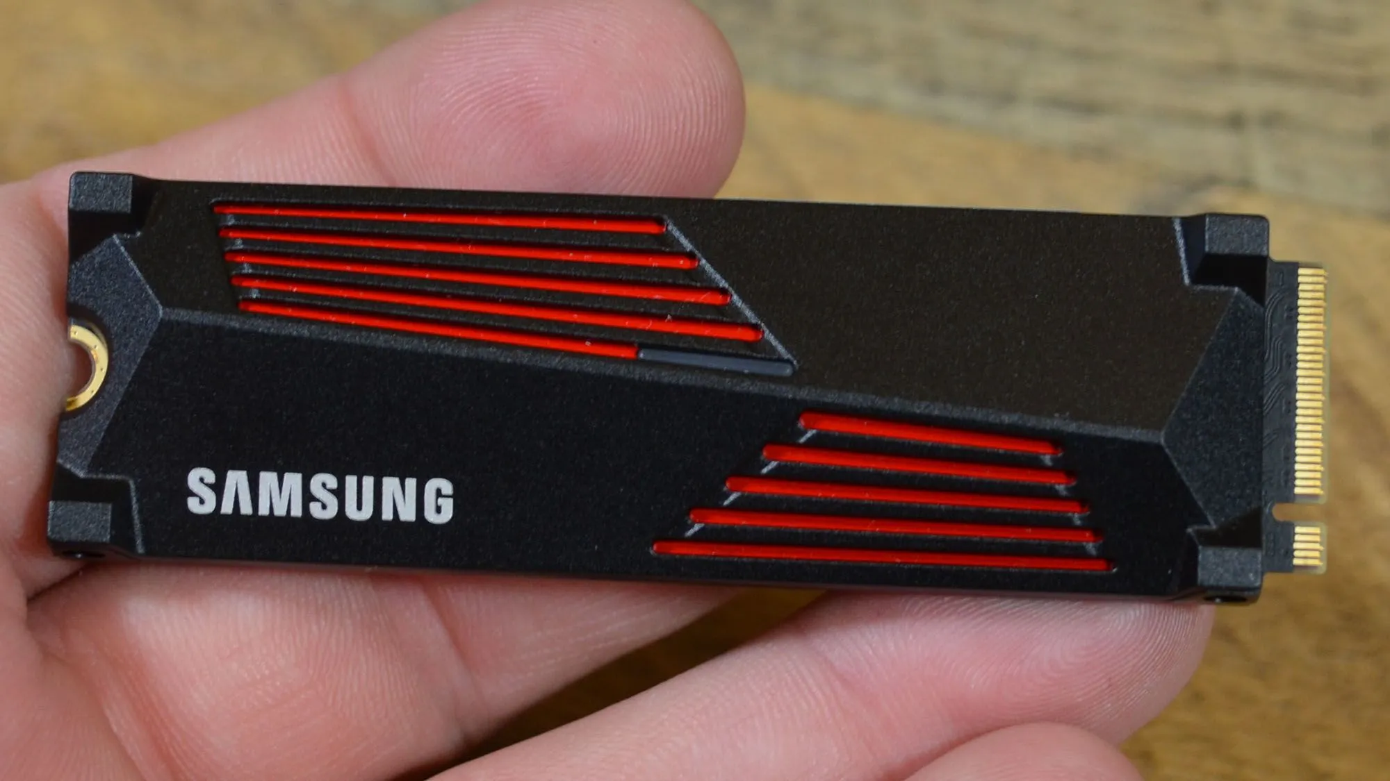Ổ cứng di động 6TB vs SSD Samsung 2TB: nên chọn gì?