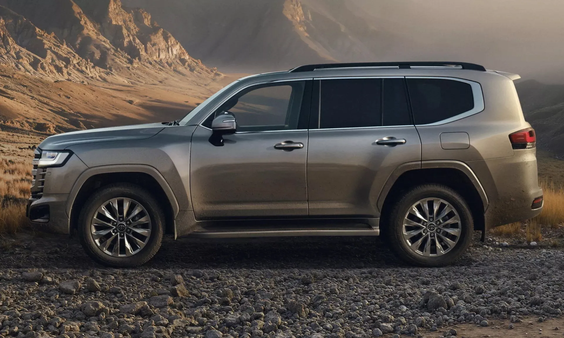 Land Cruiser 300 hybrid 457 mã lực: cú rẽ chiến lược của SUV địa hình