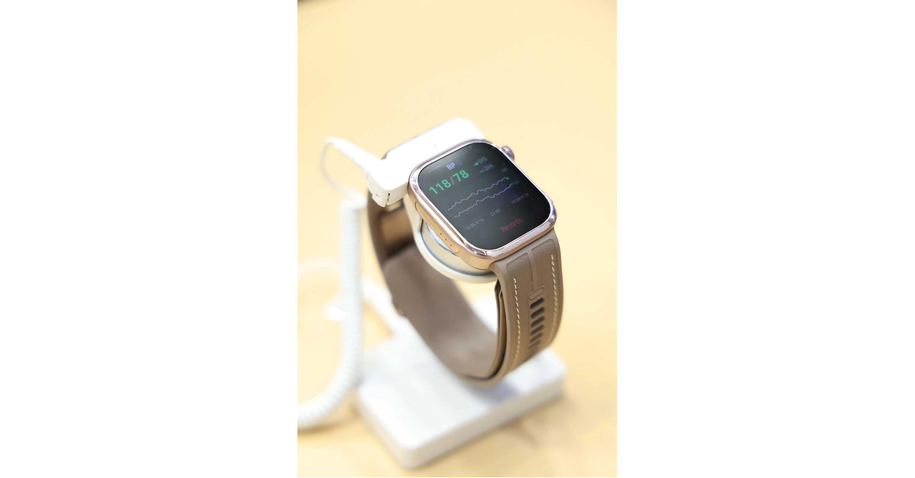 Huawei Watch D3: Jam Tangan Nipis Yang Serius Tentang Tekanan Darah