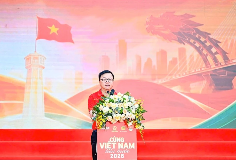 Gần 5.000 vận động viên chinh phục cung đường di sản Vân Long