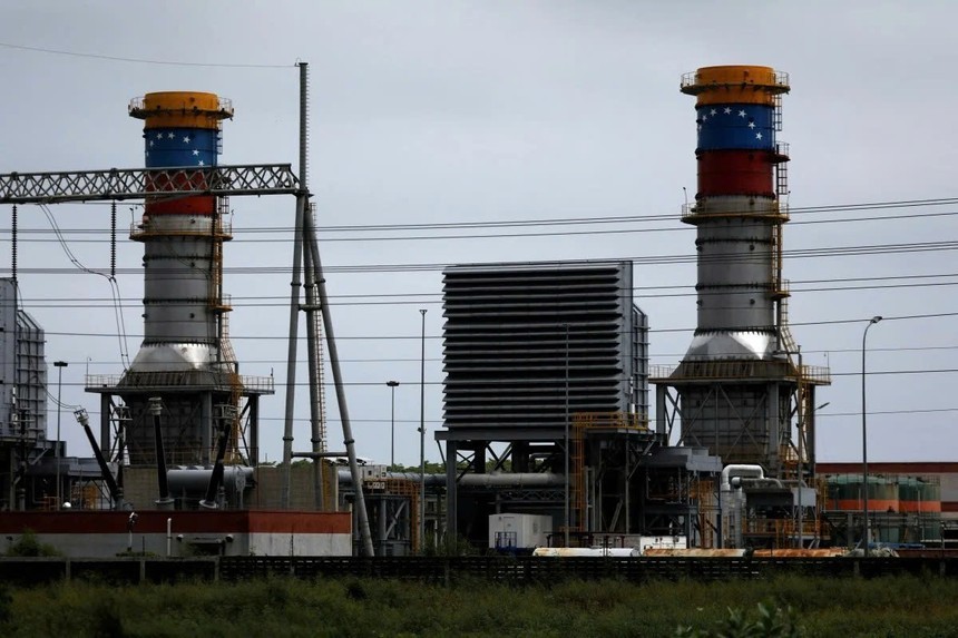 Dầu Venezuela của Mỹ: Cây đũa thần giả cho giá xăng