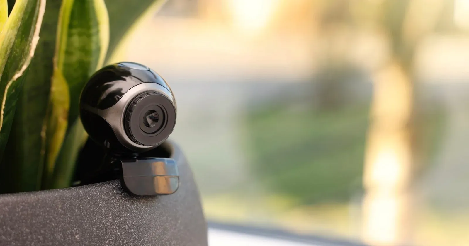 Phát hiện camera quay lén trong 5 giây với SweepLED