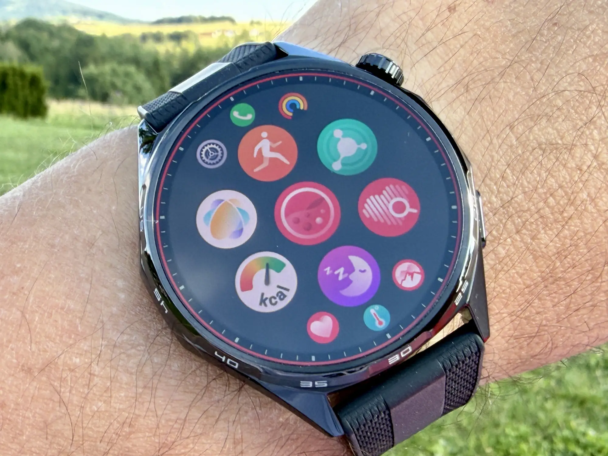 Huawei Watch GT 7 vs GT 7 Pro: nên chọn bản nào?