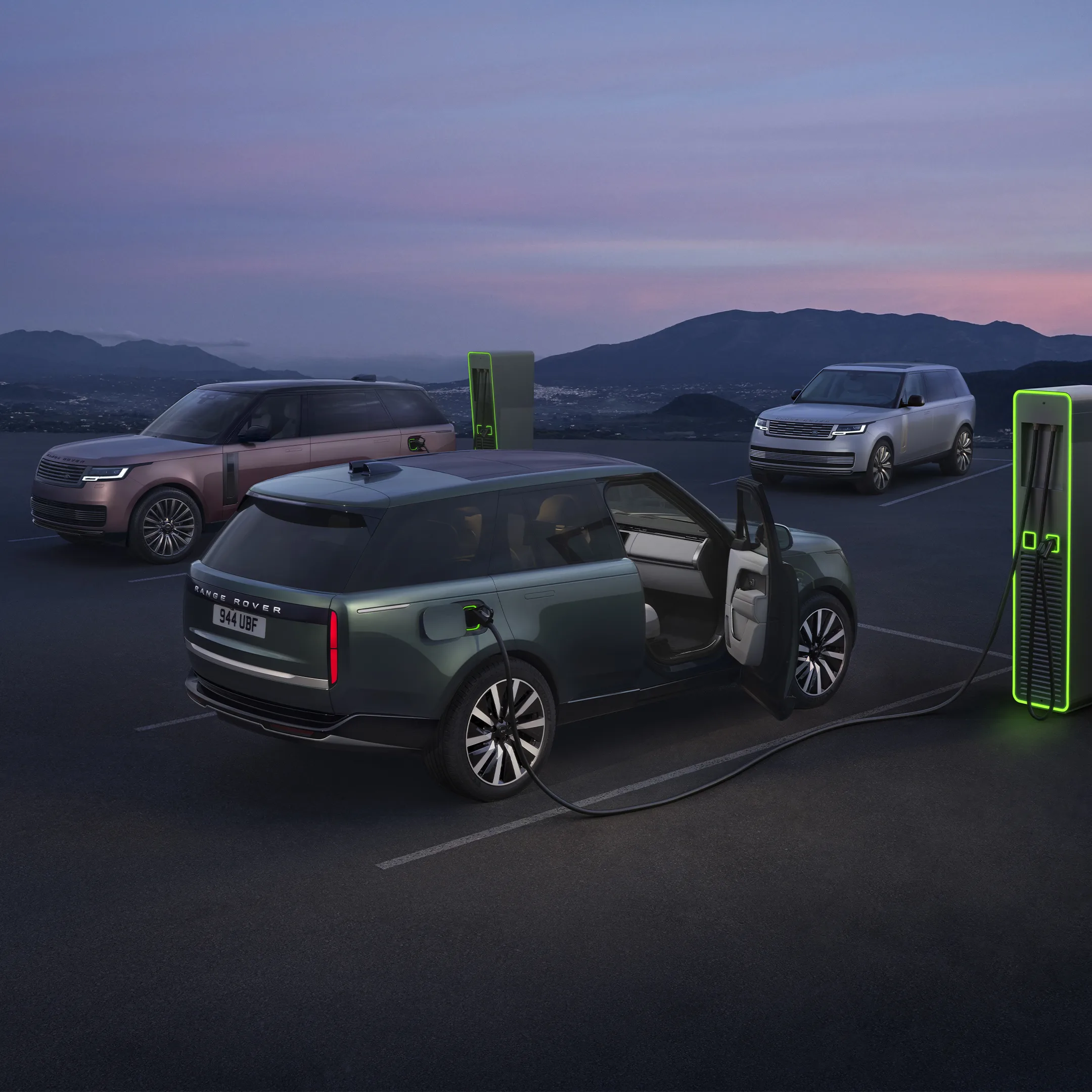 Range Rover Electric: SUV điện cao cấp thách thức Tesla Model Y