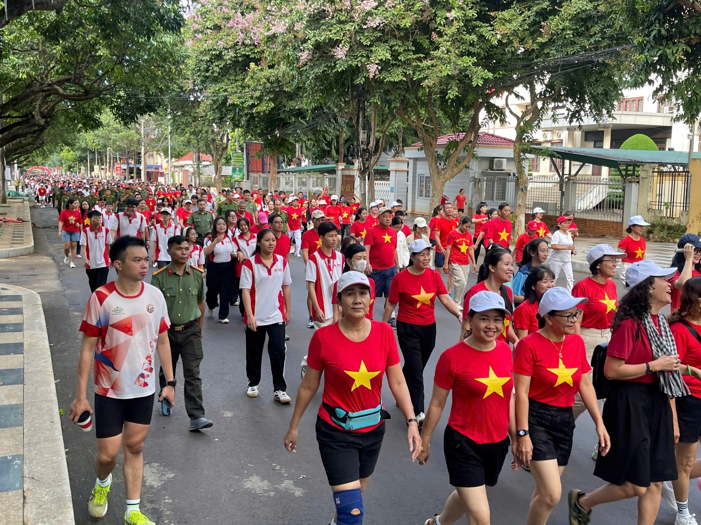 Hơn 11.000 người đi bộ toàn quốc: khi sức khỏe thành phong trào cộng đồng