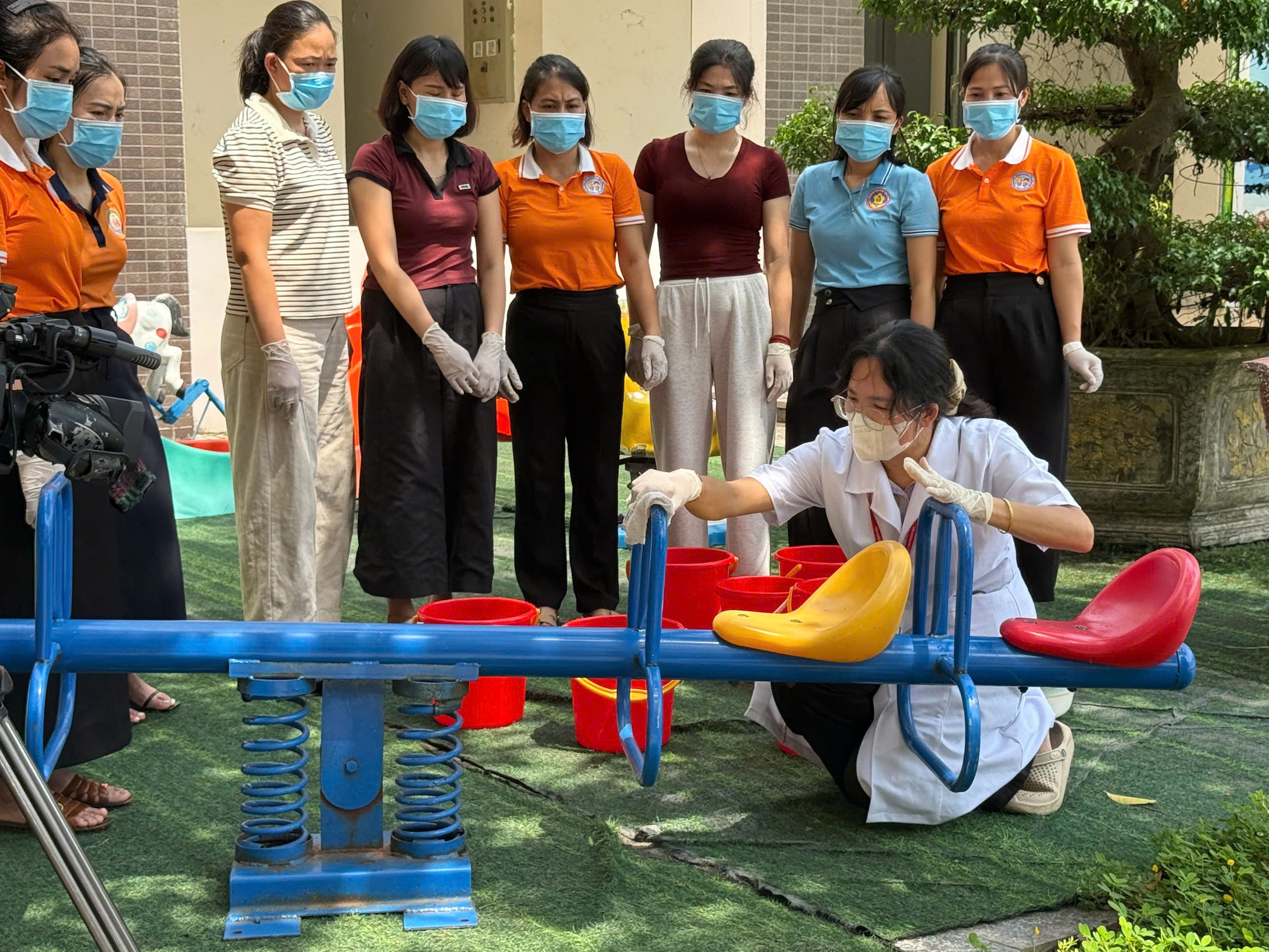 Chuẩn bị sức khỏe cho năm học mới: phòng bệnh ngay từ cổng trường