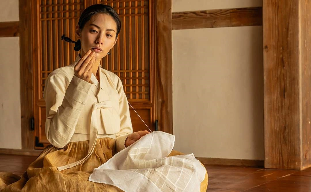 Son Ye Jin và Ji Chang Wook trong tam giác tình yêu nguy hiểm của The Scandal Netflix