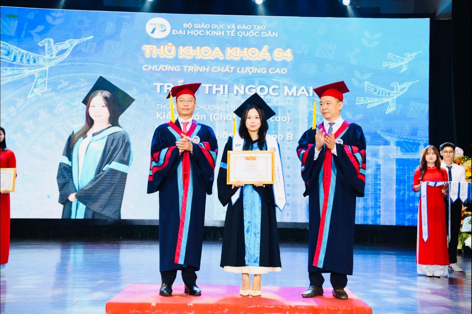 Từ định hướng sai lạc đến thủ khoa: hành trình lạ của những học sinh xuất sắc