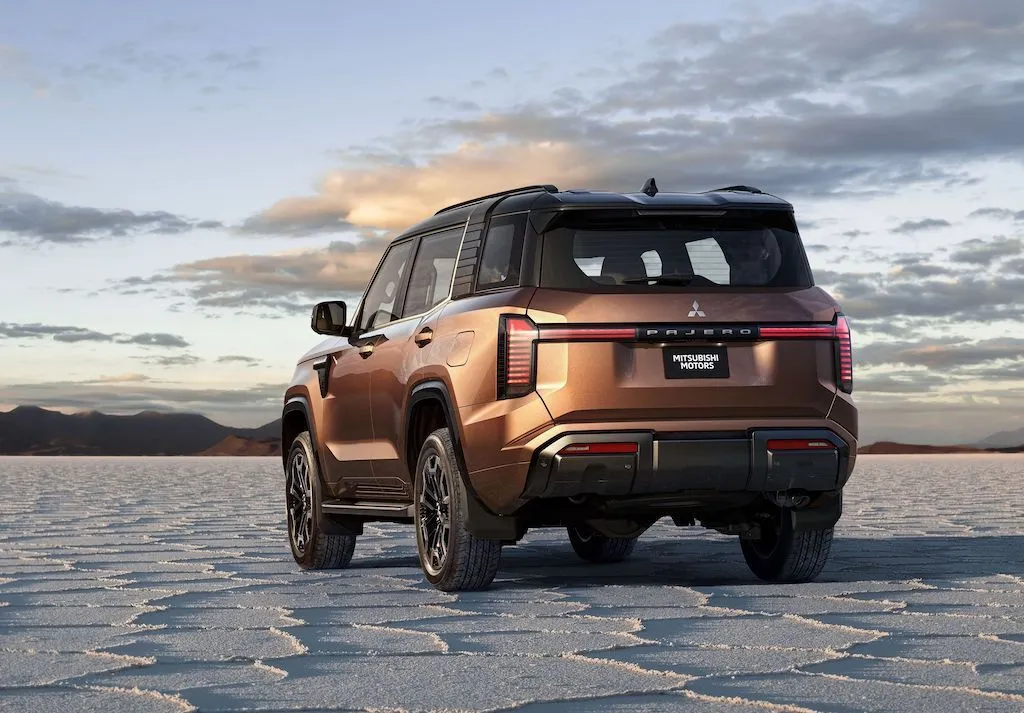 Mitsubishi Pajero thế hệ 5: SUV địa hình diesel 2.4L thách thức chuẩn mực mới