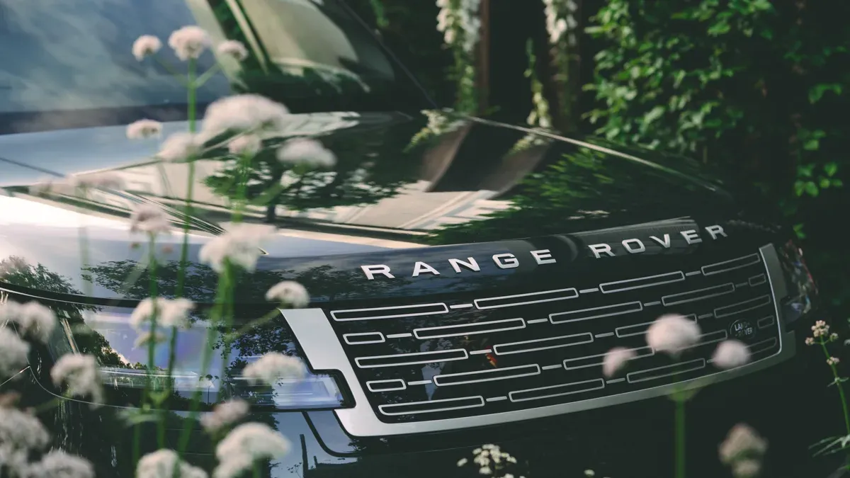 Range Rover Electric: SUV điện cao cấp giữ chất off-road lội nước 900 mm