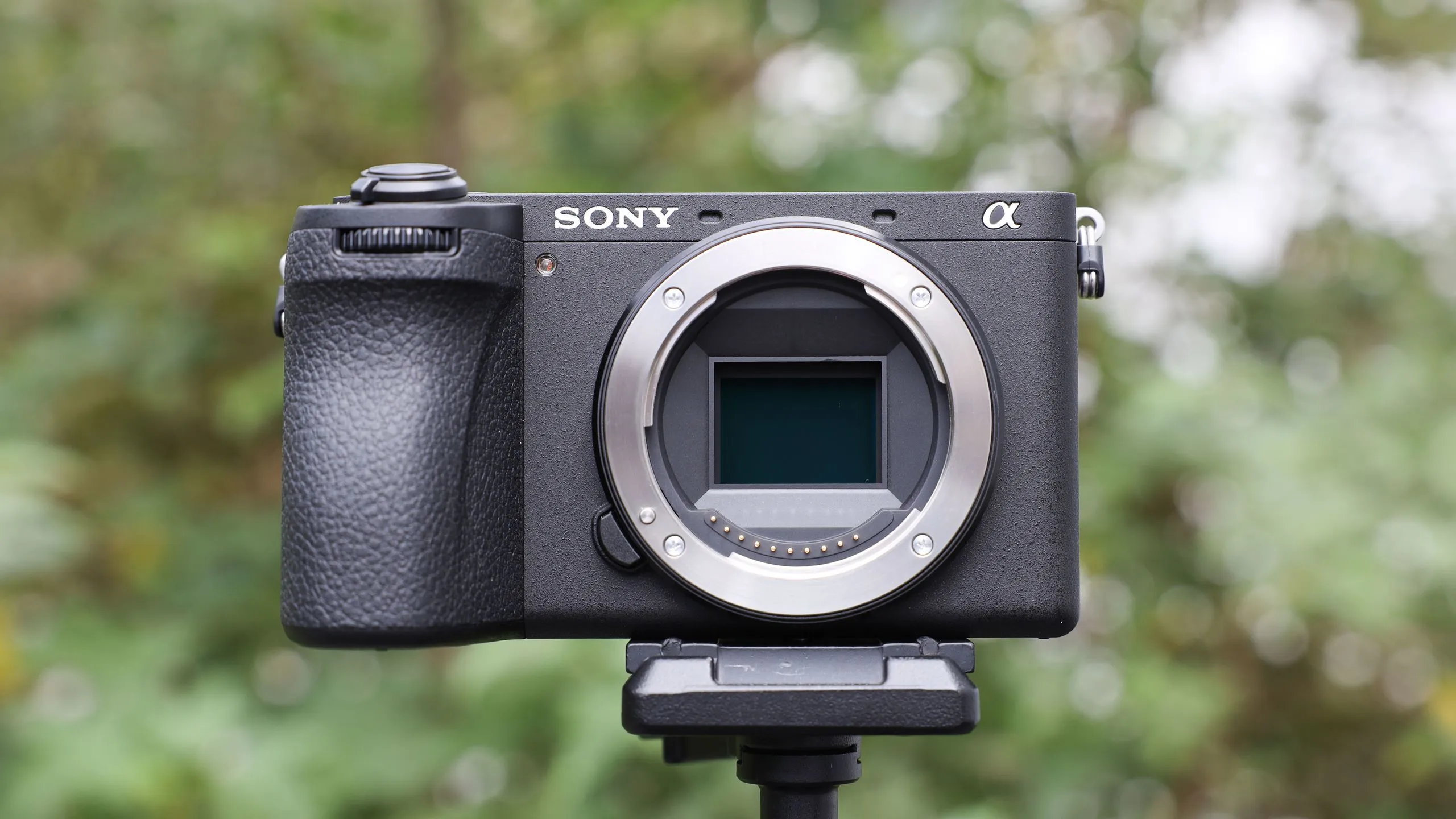 Cảm biến xếp chồng 26MP của Sony: bước ngoặt APS-C với global shutter