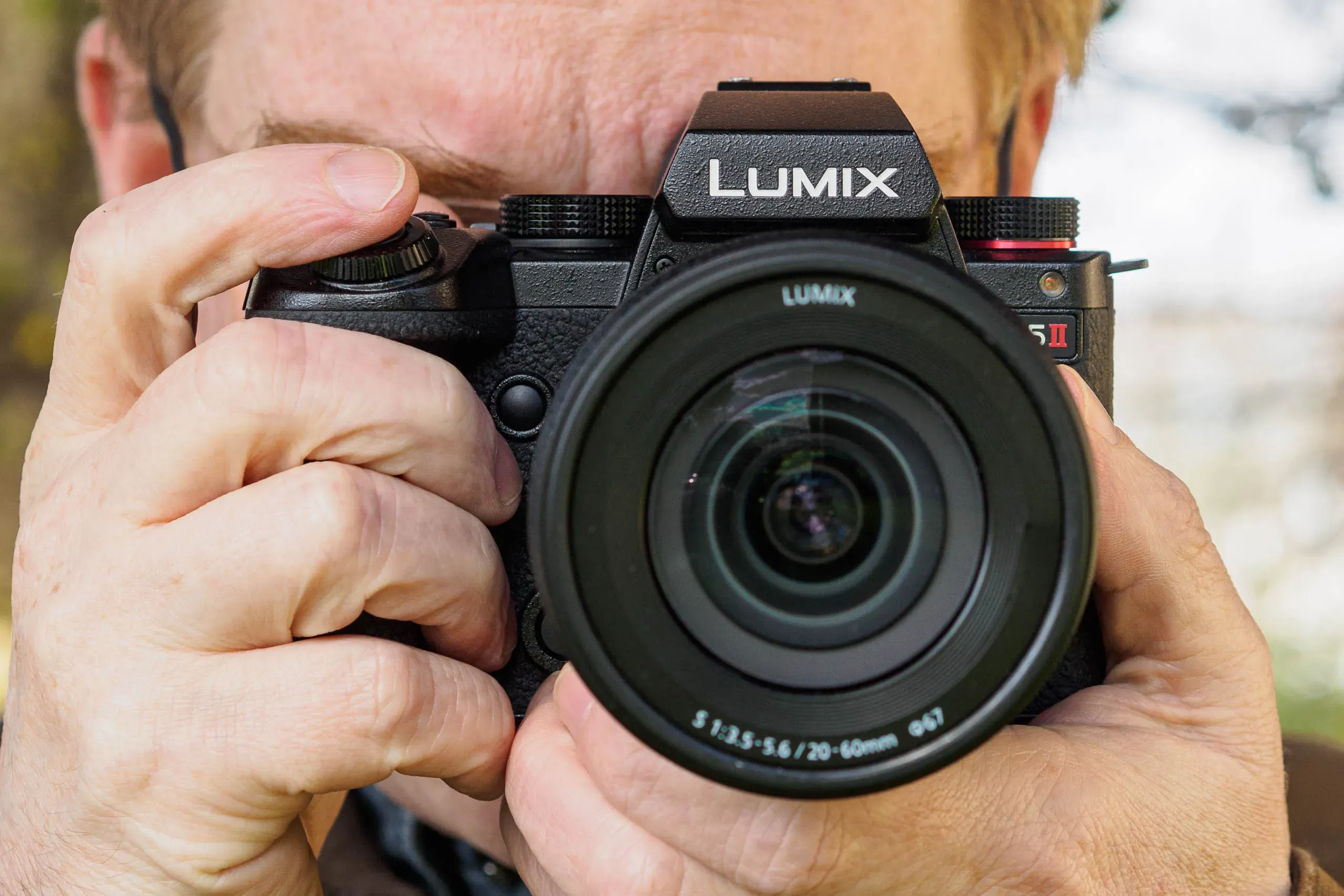 Máy ảnh full-frame 44MP giảm giá: S1R II và S5II có đáng mua?