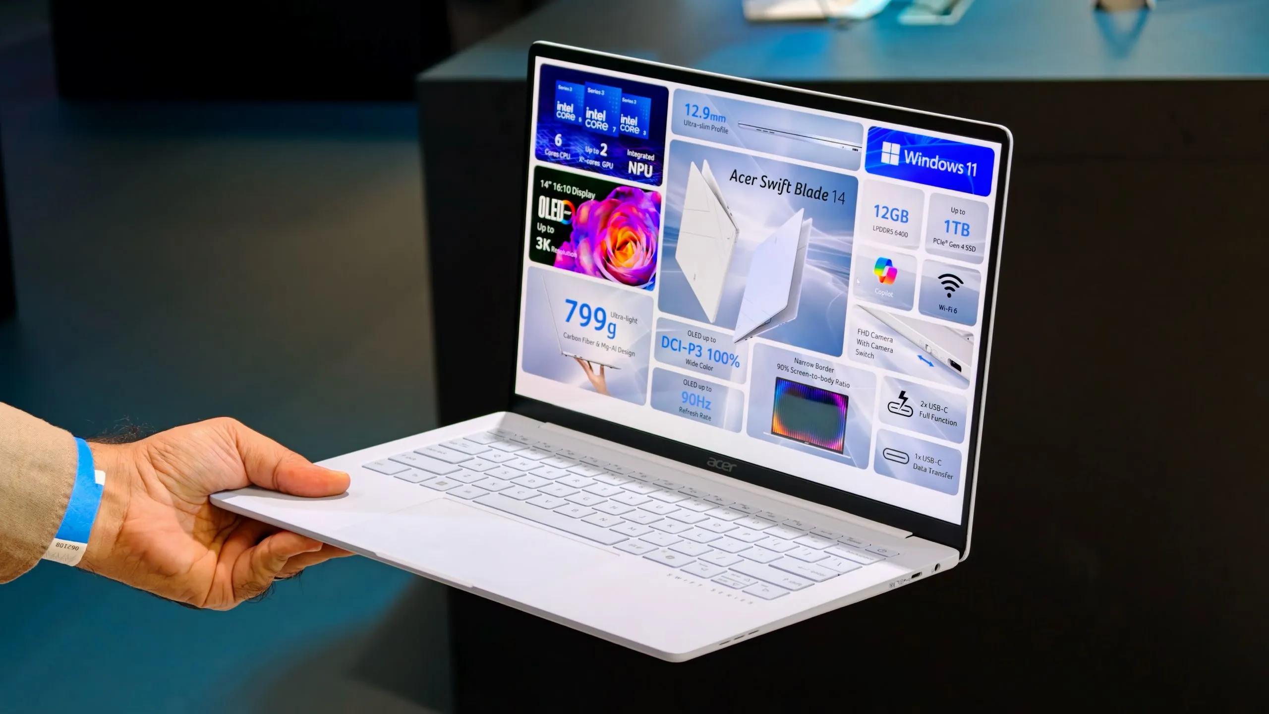 Acer Swift Blade 14 799g: siêu nhẹ nhưng có đáng đánh đổi?