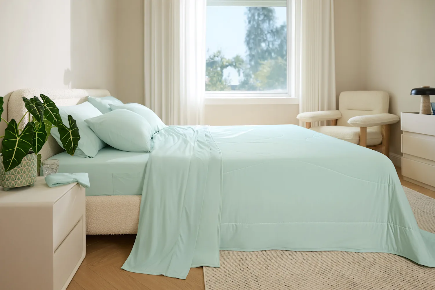 Vì sao bạn thức dậy đổ mồ hôi đêm và cách làm mát giường ngủ