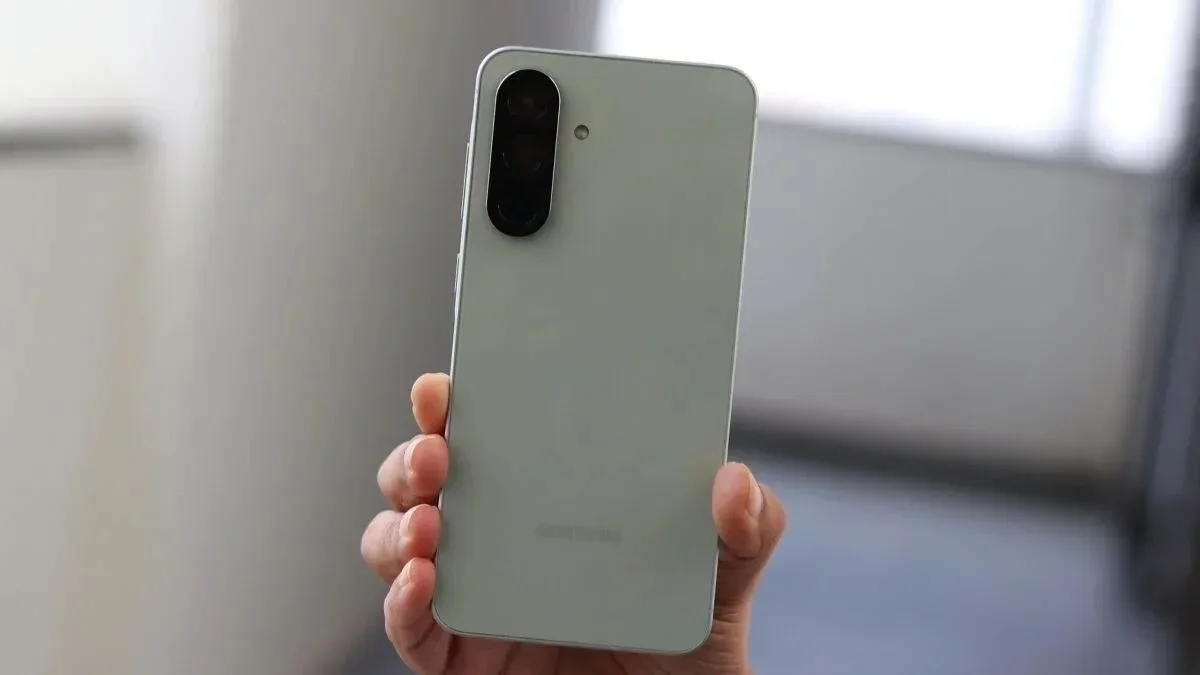Bản vá bảo mật Samsung mới cho Galaxy A56 A55 A54: Cập nhật ngay để sẵn sàng One UI 9.0