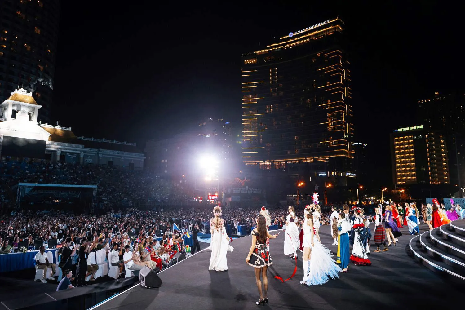Xem chung kết Miss World miễn phí ở Nha Trang: bí kíp săn vé và đi chơi tiết kiệm